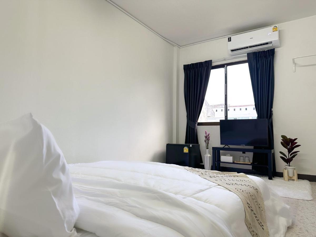 Montana Hotel & Hostel Phuket Karon 外观 照片