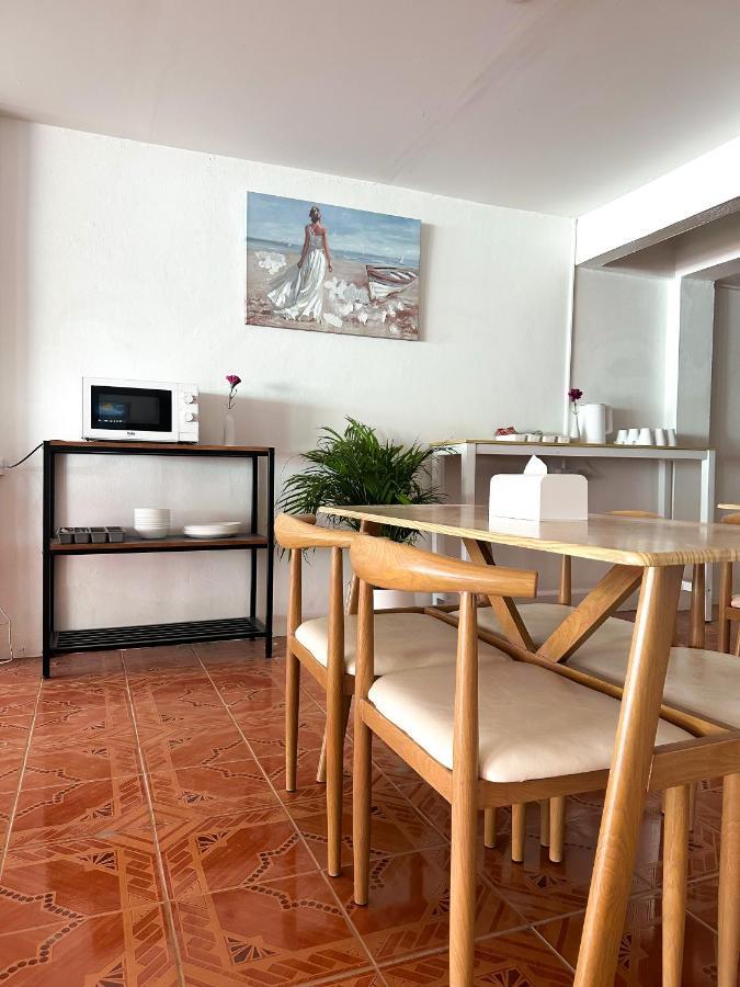 Montana Hotel & Hostel Phuket Karon 外观 照片