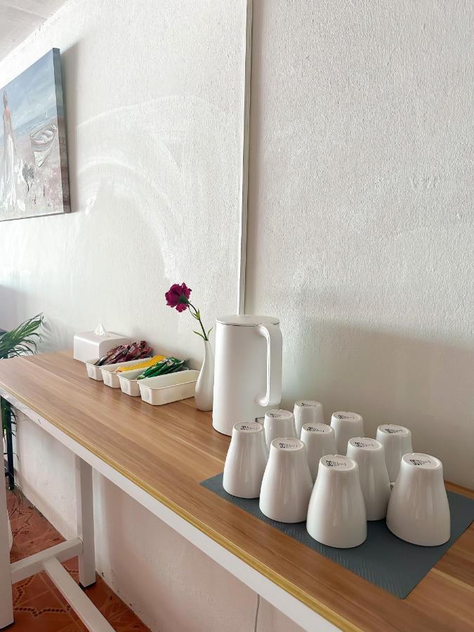 Montana Hotel & Hostel Phuket Karon 外观 照片
