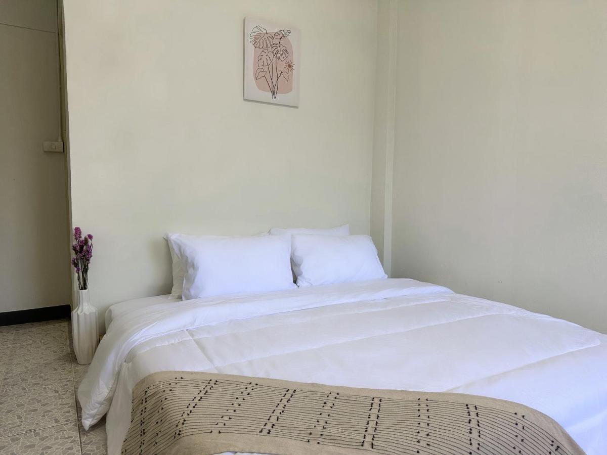 Montana Hotel & Hostel Phuket Karon 外观 照片