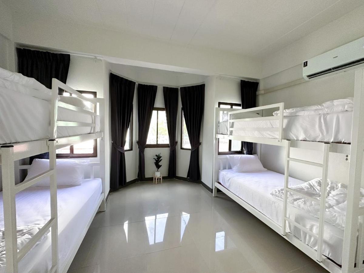 Montana Hotel & Hostel Phuket Karon 客房 照片