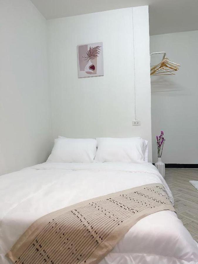 Montana Hotel & Hostel Phuket Karon 外观 照片