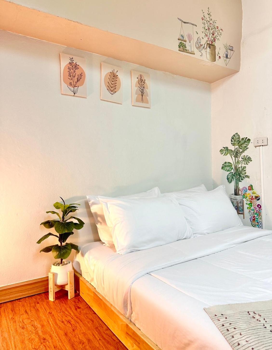 Montana Hotel & Hostel Phuket Karon 外观 照片