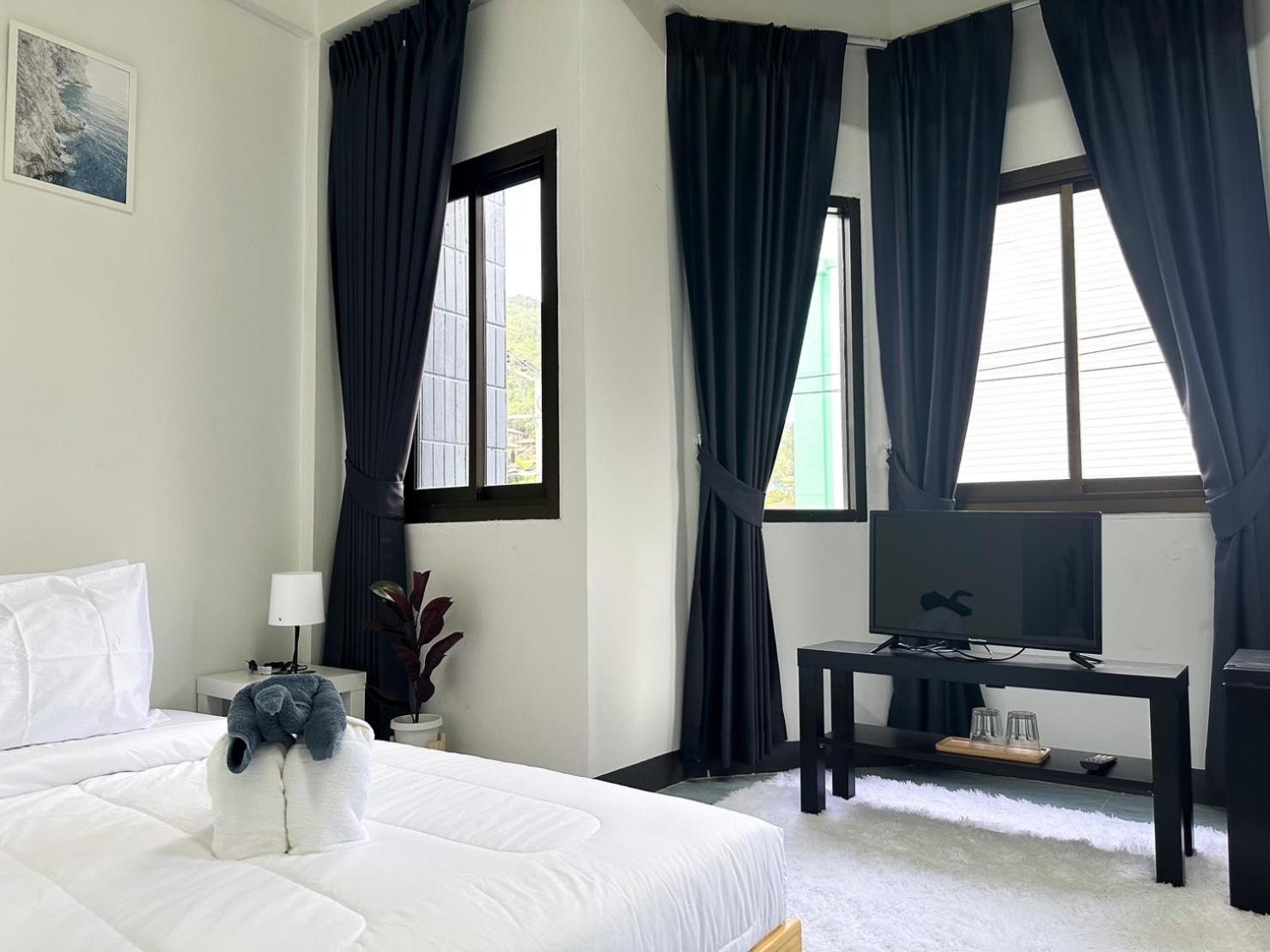 Montana Hotel & Hostel Phuket Karon 外观 照片