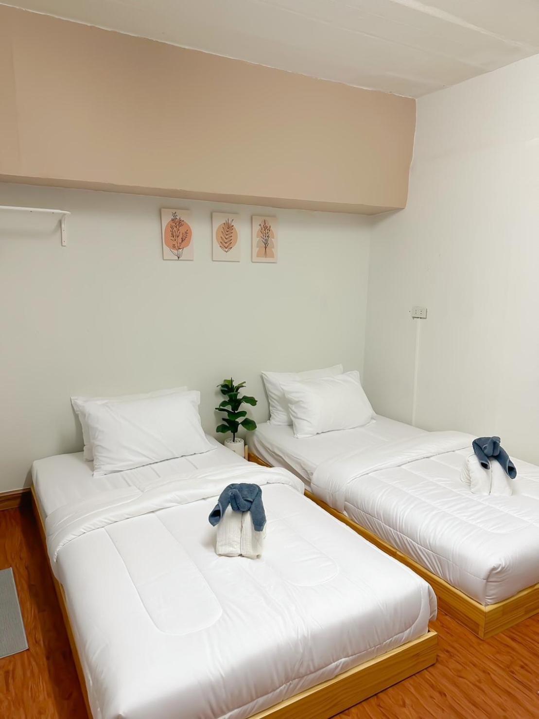 Montana Hotel & Hostel Phuket Karon 外观 照片