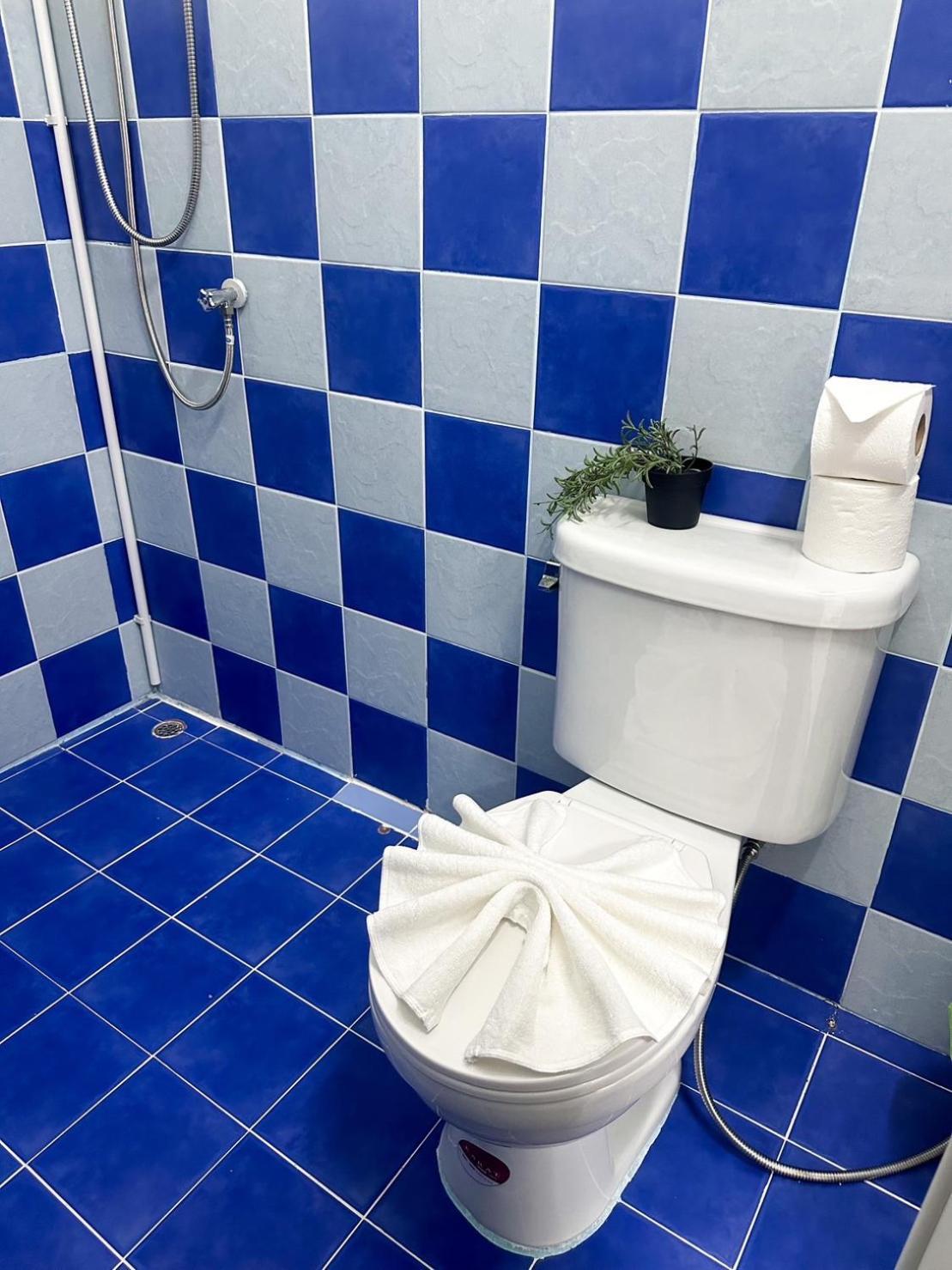 Montana Hotel & Hostel Phuket Karon 外观 照片