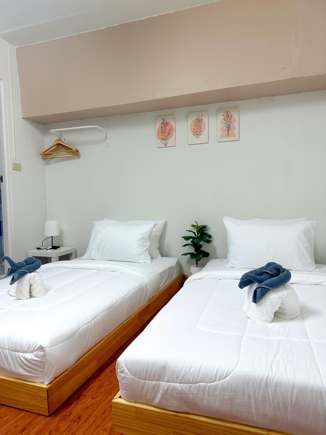 Montana Hotel & Hostel Phuket Karon 外观 照片