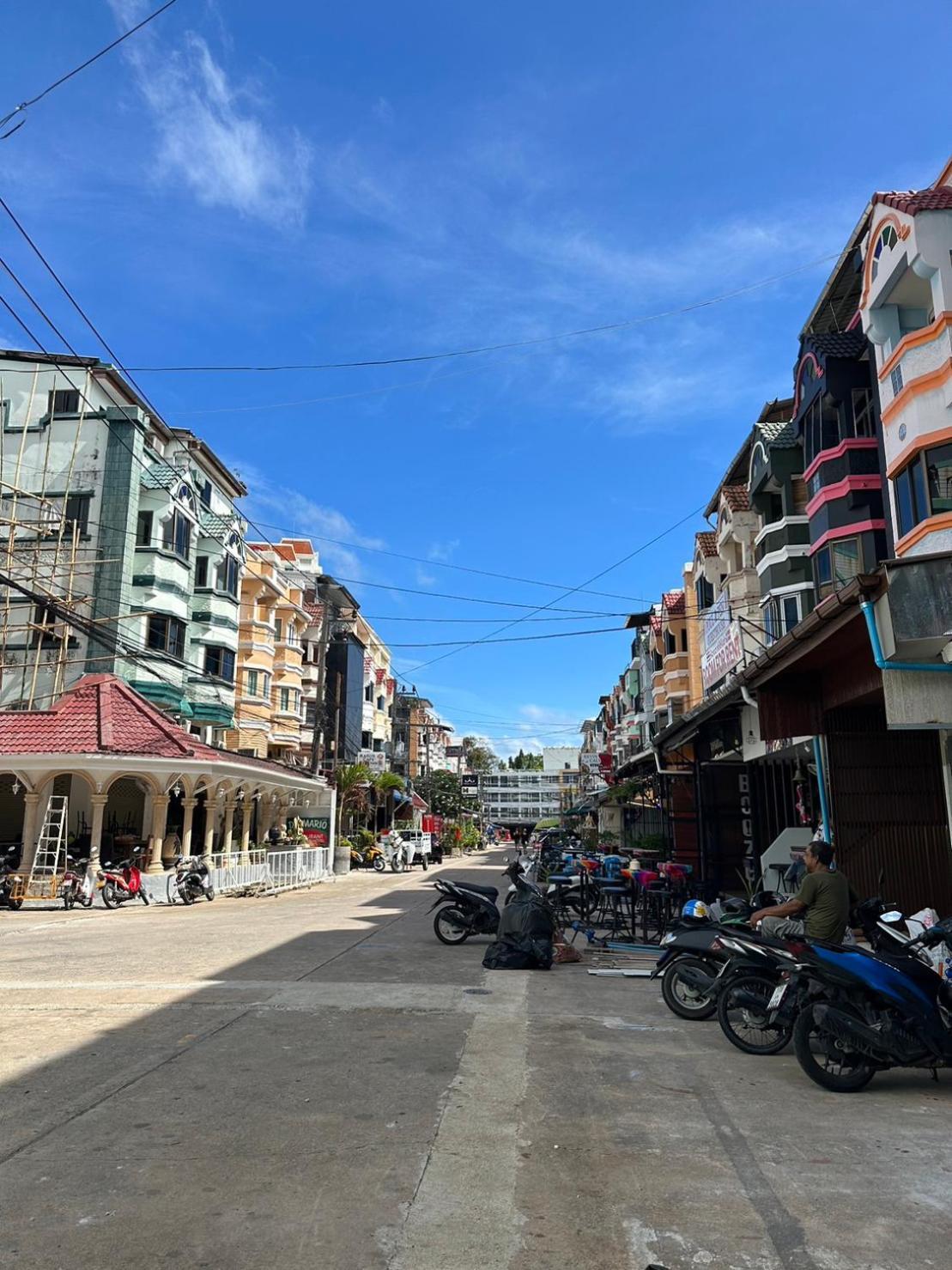 Montana Hotel & Hostel Phuket Karon 外观 照片