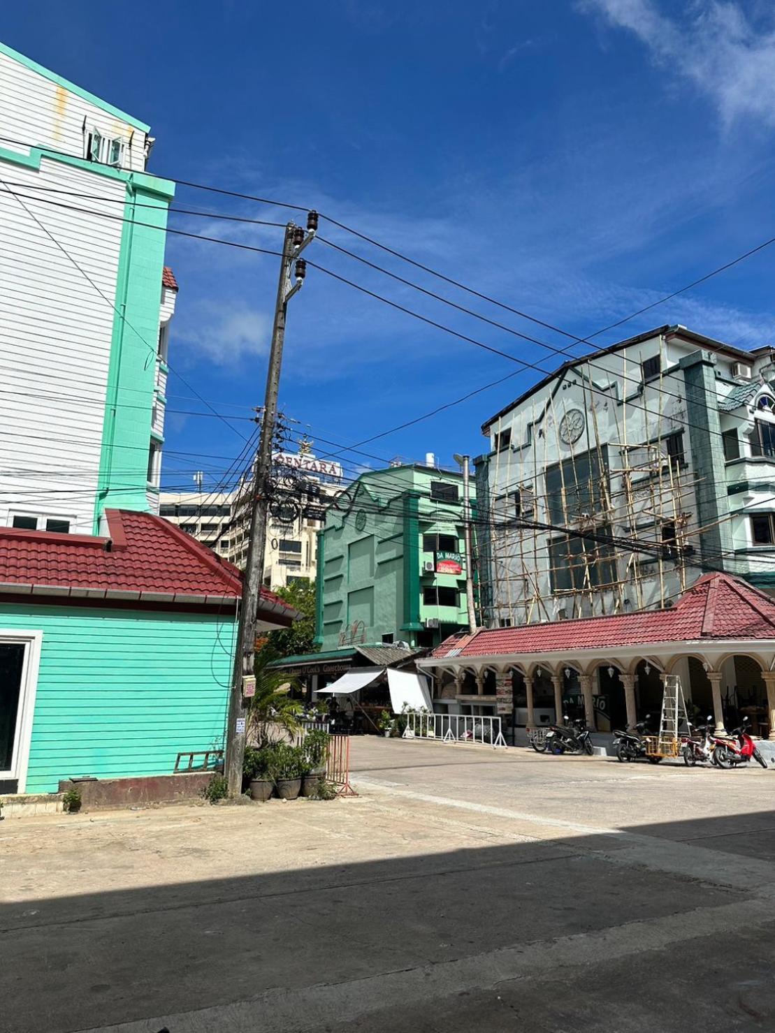 Montana Hotel & Hostel Phuket Karon 外观 照片