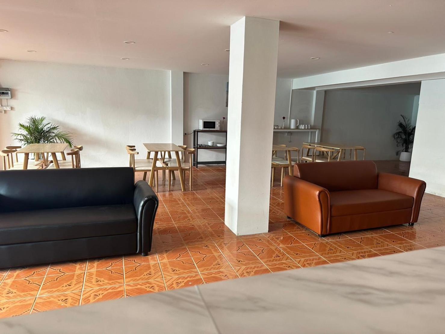 Montana Hotel & Hostel Phuket Karon 外观 照片