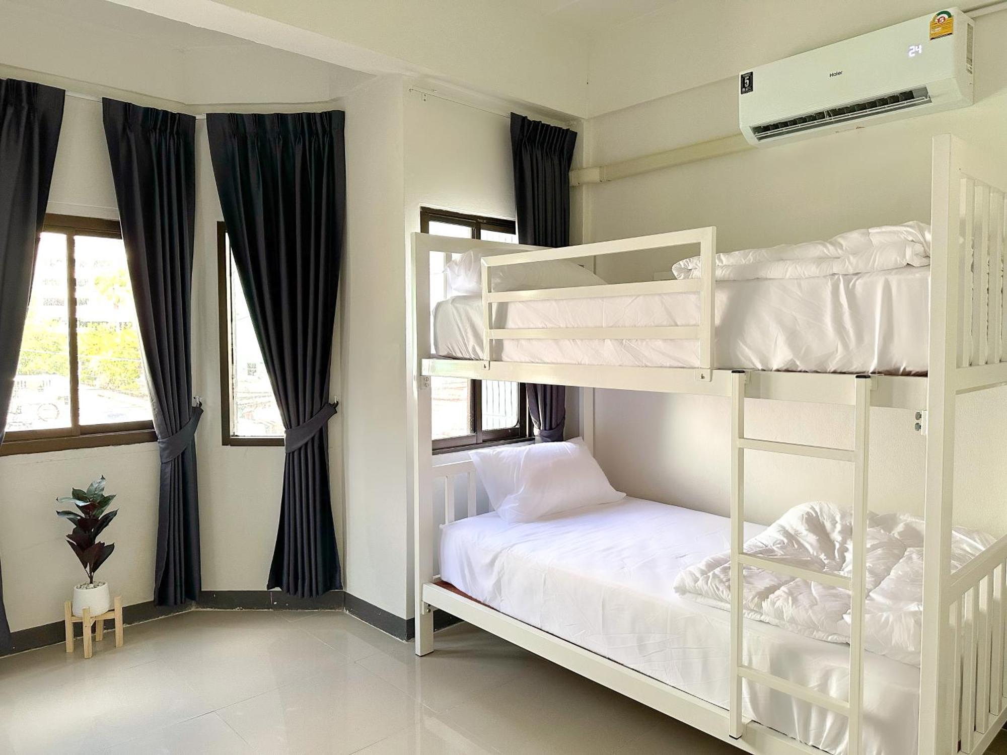 Montana Hotel & Hostel Phuket Karon 外观 照片